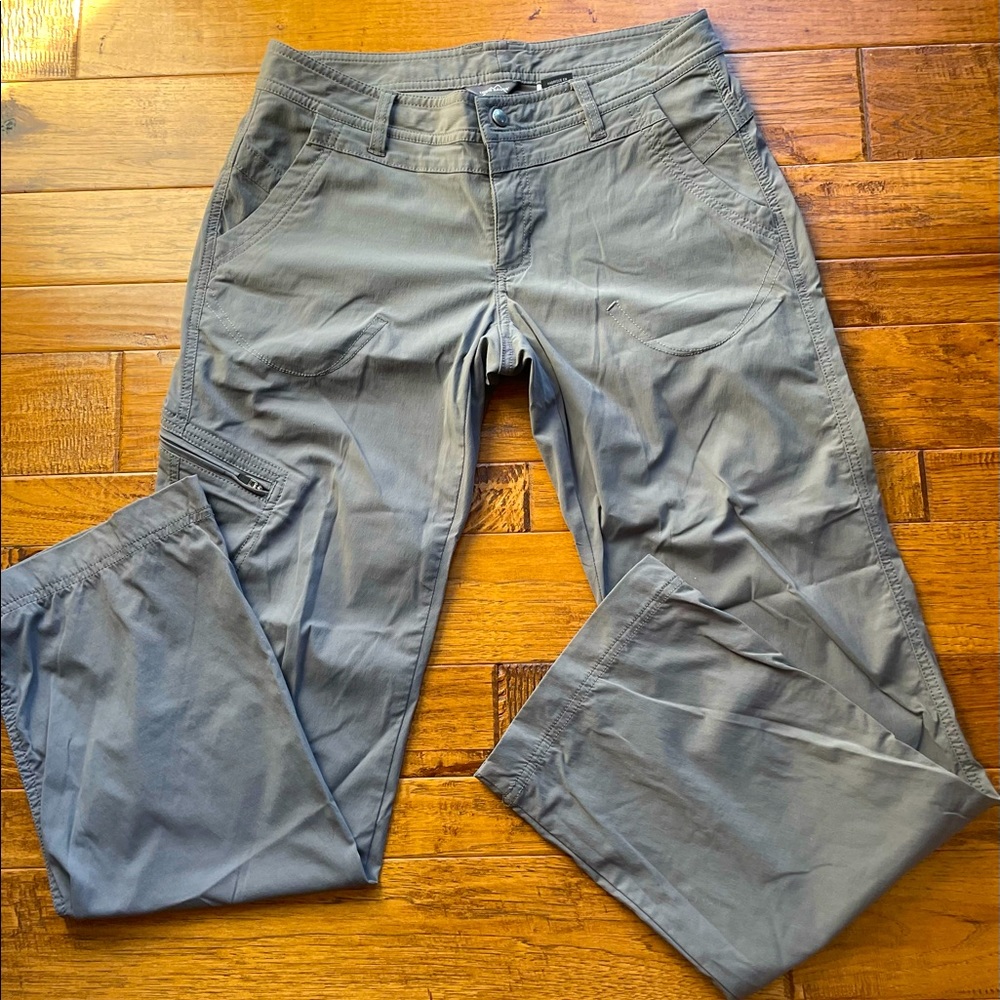 Gray Eddie Bauer Travex pants in EUC
